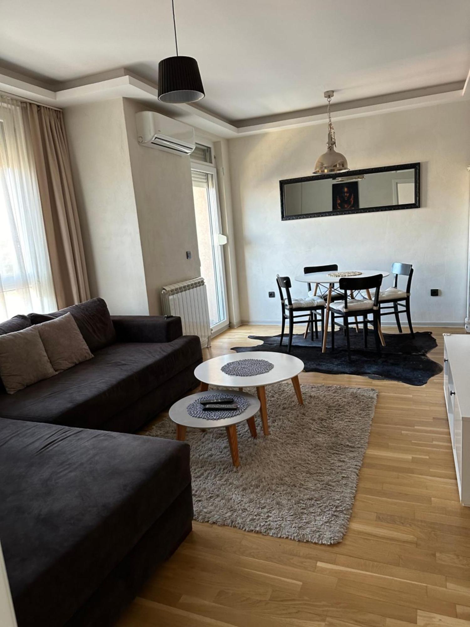 Apartman Dm Belgrado Esterno foto